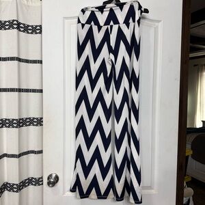 Navy/White Chevron Palazzo Pants in size Large